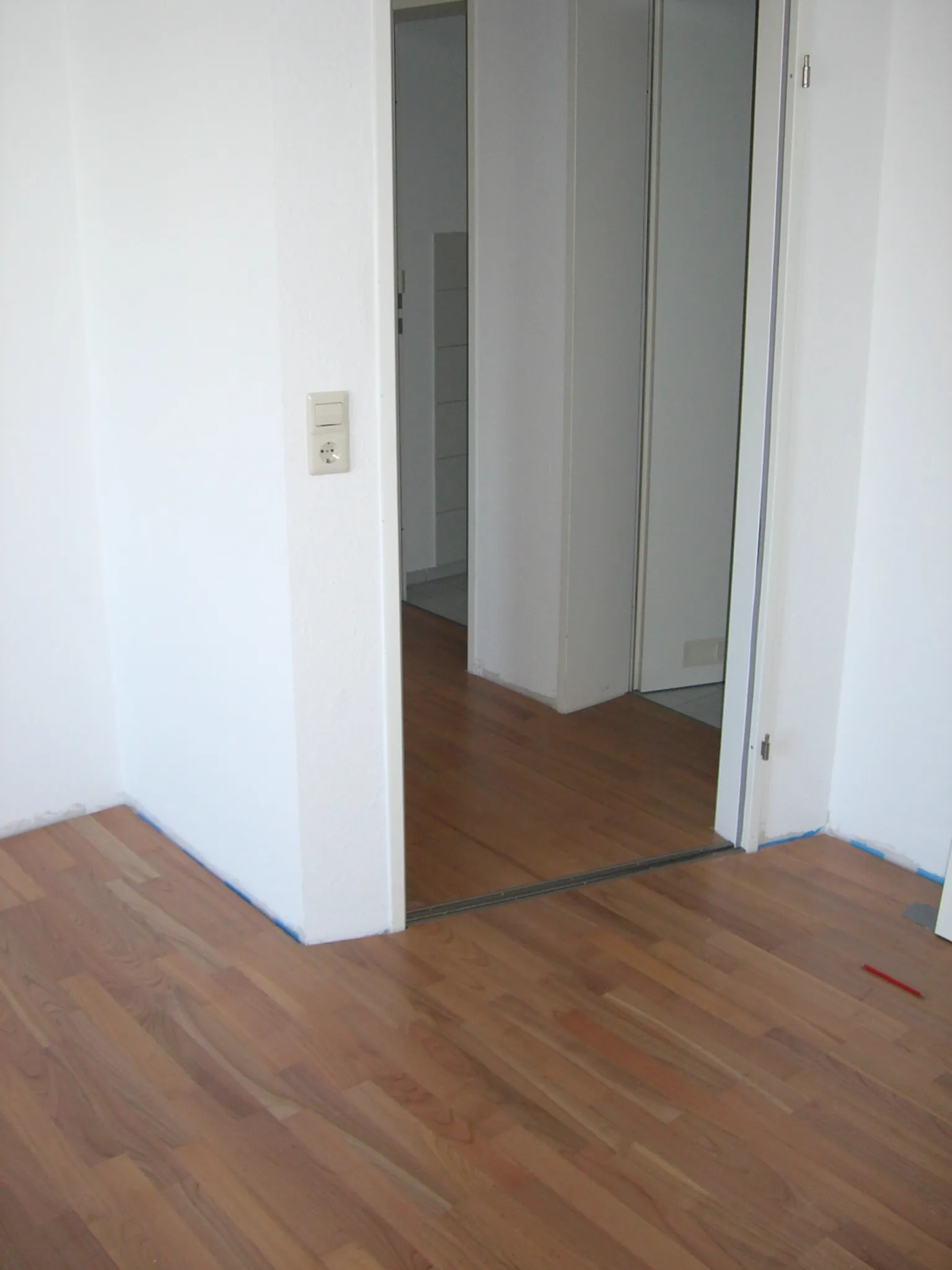 Laminatboden in einem Wohnraum